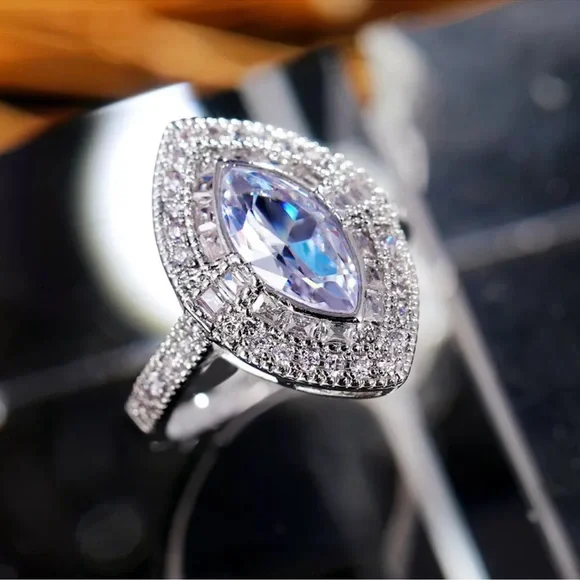 Marquise Cut Cubic Zirconia Gorgeous Women Jewelry 925 Silver Ring Gifts - Picture 3 of 4